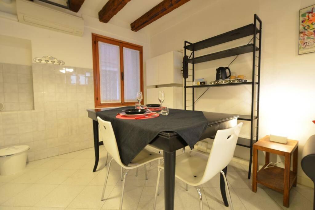 Carlo's By Venicevillas Appartement *